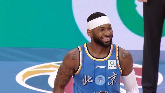 开云体育下载网址-周琦伤退，北京男篮遭山西逆转 曾凡博9+2低迷 许利民用人混乱