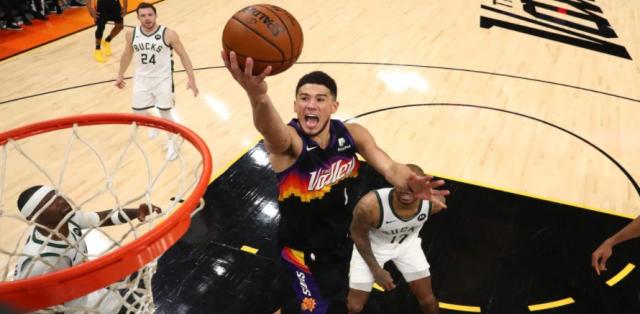 kaiyun-总决赛空砍群群主!拼尽全力的布克急需队友支援